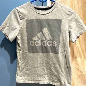 Shirt sleeve Adidas t-shirt